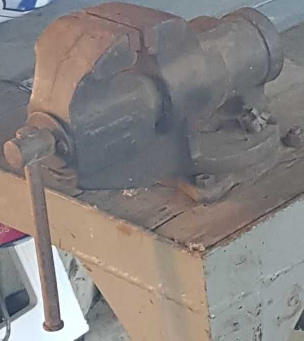 Слесарные тиски маленькие, средние, большие