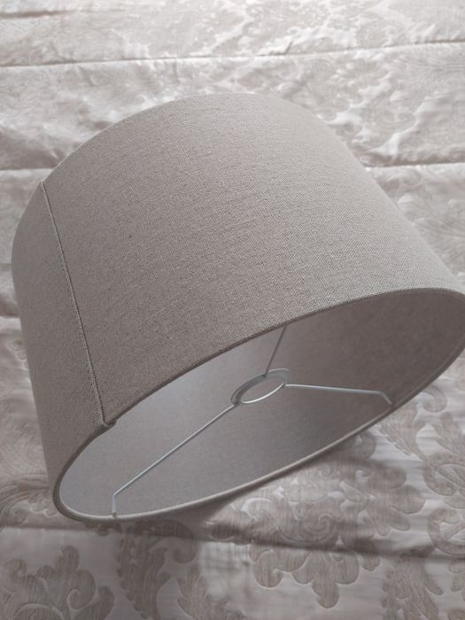 Abajour cilíndrico em linho