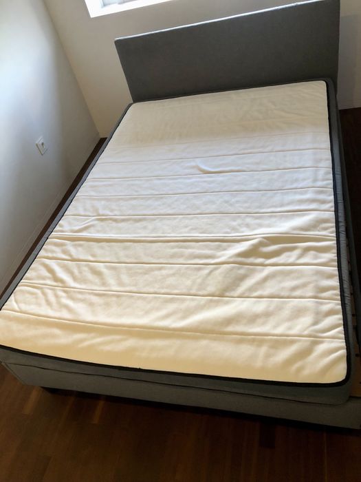 Cama e colchão ikea