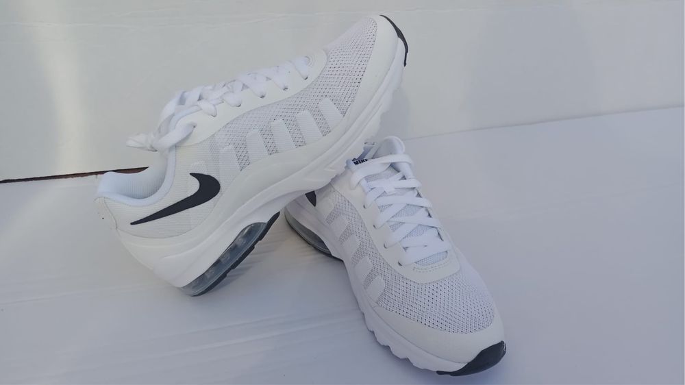 Męskie obuwie sportowe NIKE AIR MAX INVIGOR PRINT r 41