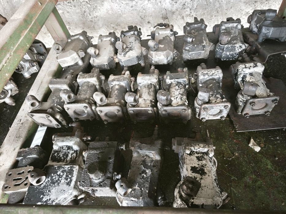 Насос механизма подъёма опрокидывания кабины КамАЗ МАЗ Татра 815