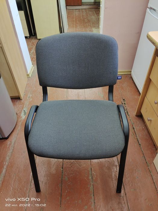 Стулья Изо ЭКО кожа с планшетами для конференции: 600 грн. - Офісні ...