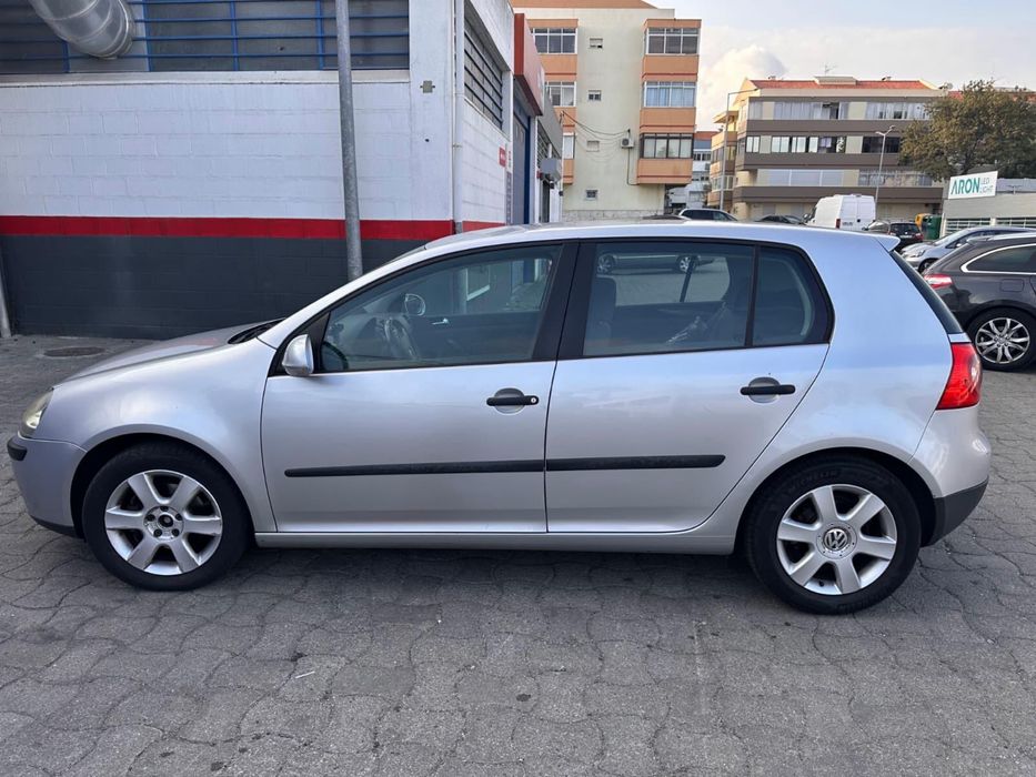 Volkswagen Golf 2004 – 1.4 FSI