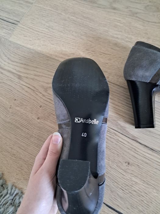 Czółenka na obcasie, Anabelle