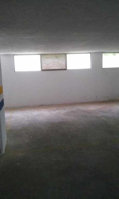 Estacionamento para mota ou carro, em Setúbal