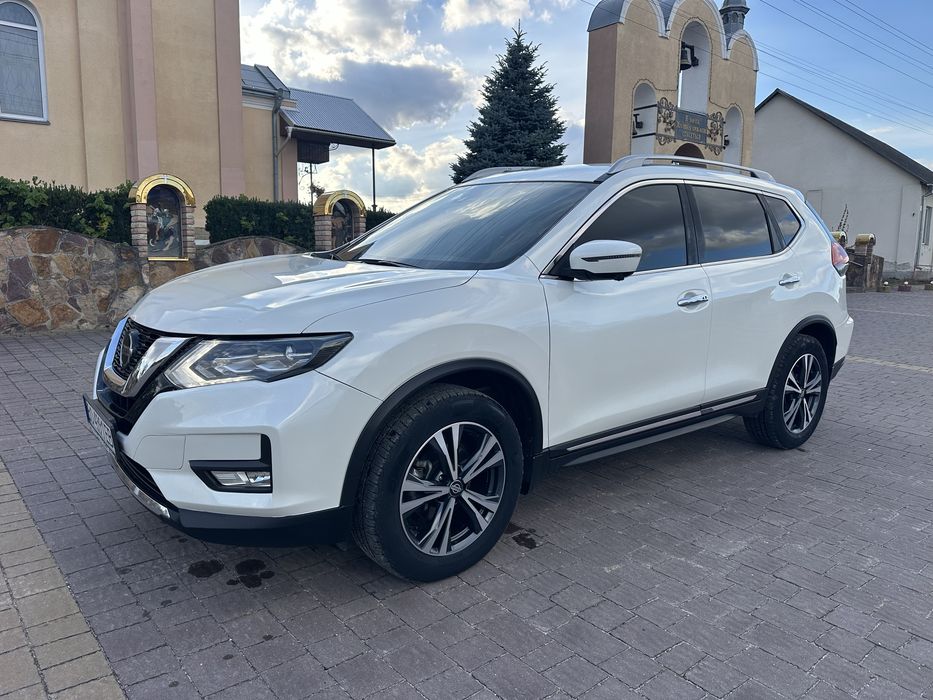Nissan Rouge продається