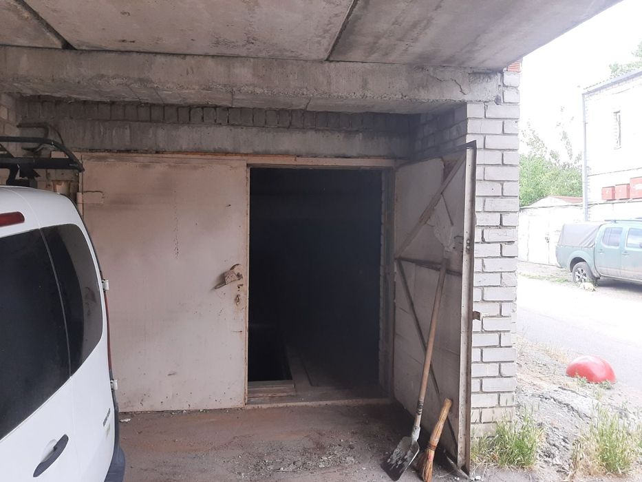 Продам двухэтажный гаражж