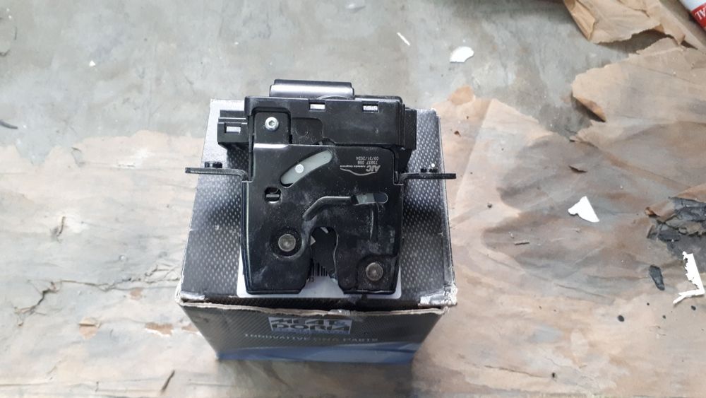 Fecho de tampa da mala nissan micra