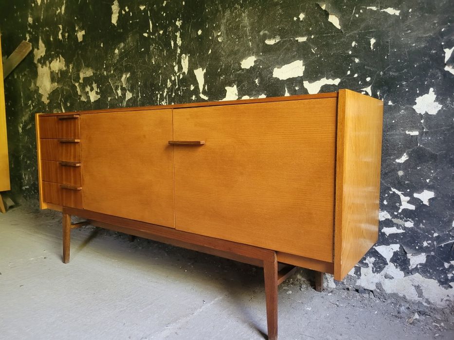 Komoda długa Mezulanik vintage Design Czechosłowacja prl