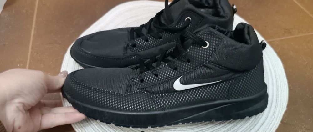 Чоловічі кросівки 45 р