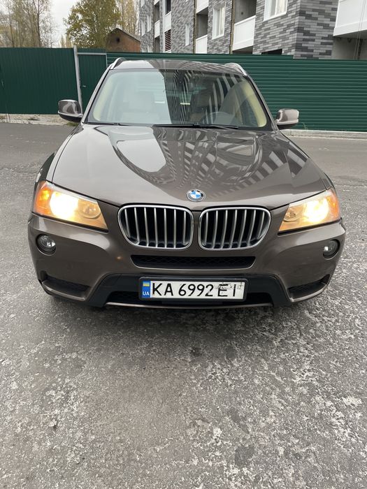 BMW X3 бензин 3.0 атмосфера, в родной краске 2011 г