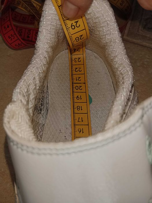 Białe snikersy firmy Nike rozmiar 38