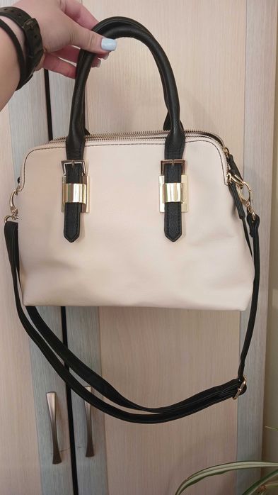 Сумочка жіноча вмістка