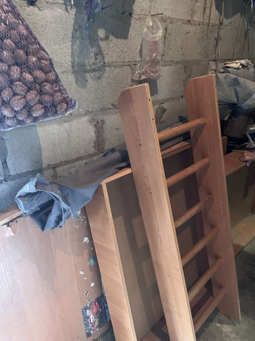 Двохповерхове ліжко