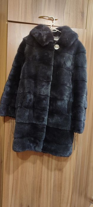 Продам норкову шубу