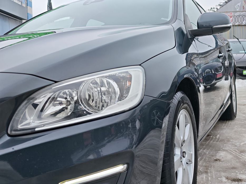 Volvo V60 facelift 2014  2,0 D3 дизель ВІДЕО