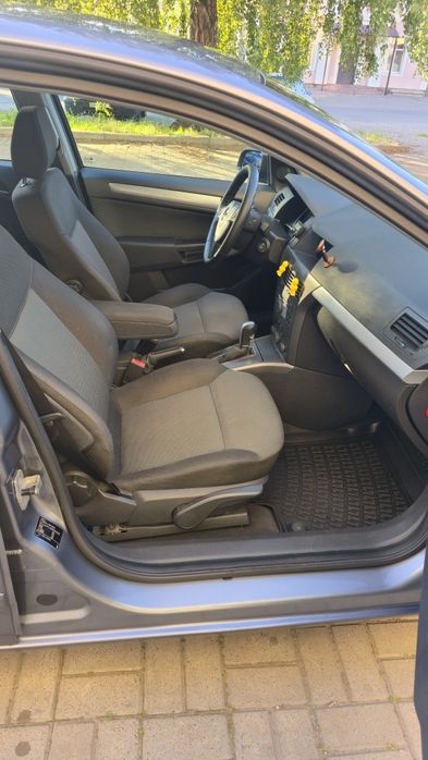 Opel Astra H 2004 року 1,8 автомат