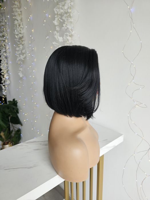 Peruka lacefront Stella kolor czarny naturalny efekt  bob