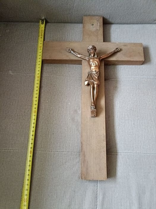 Duży krzyż na ścianę drewniany z Jezusem stary PRL DDR