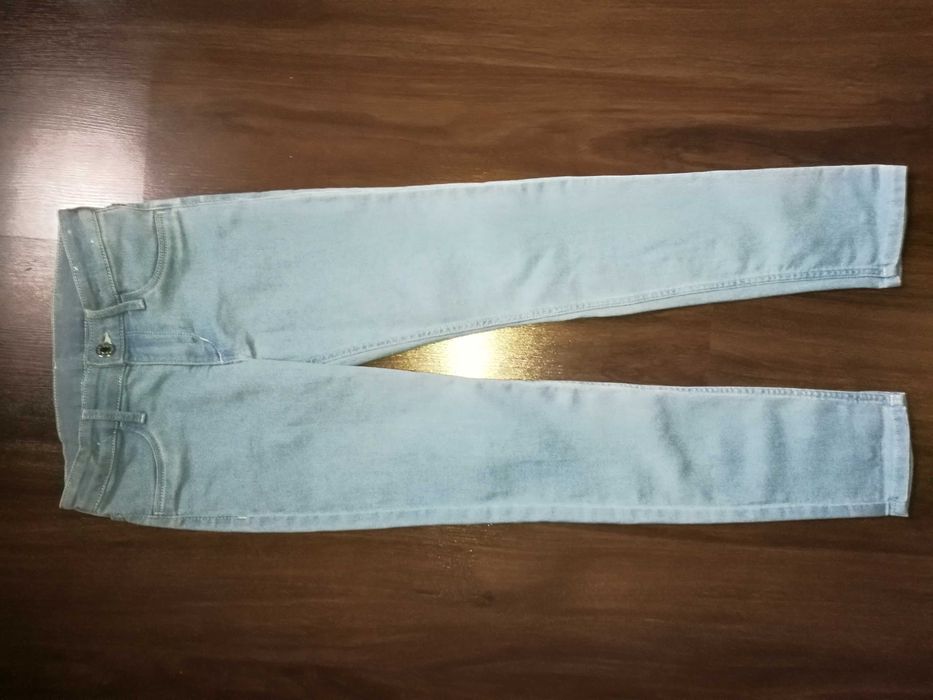 Spodnie dżinsowe H&M w rozmiarze 134