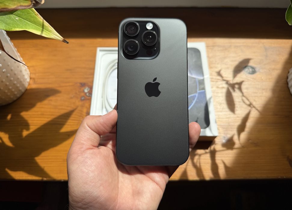  Apple iPhone 16 Pro 128GB Black Titanium / Bateria 96%