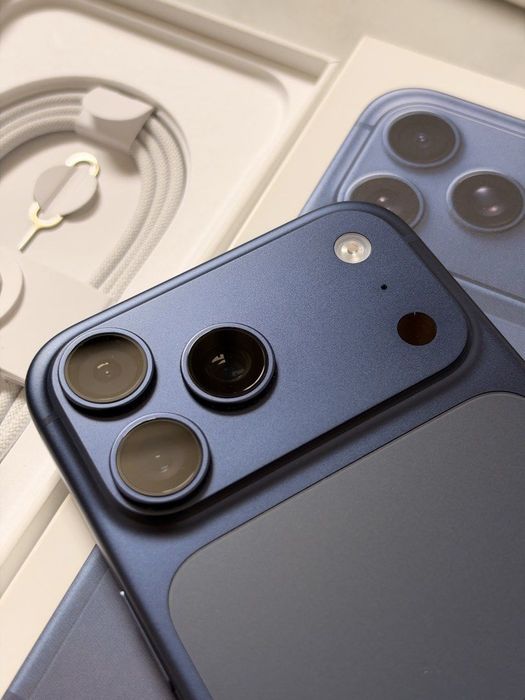 iPhone 17 Pro Max **256gb** c/fatura e garantia nacional