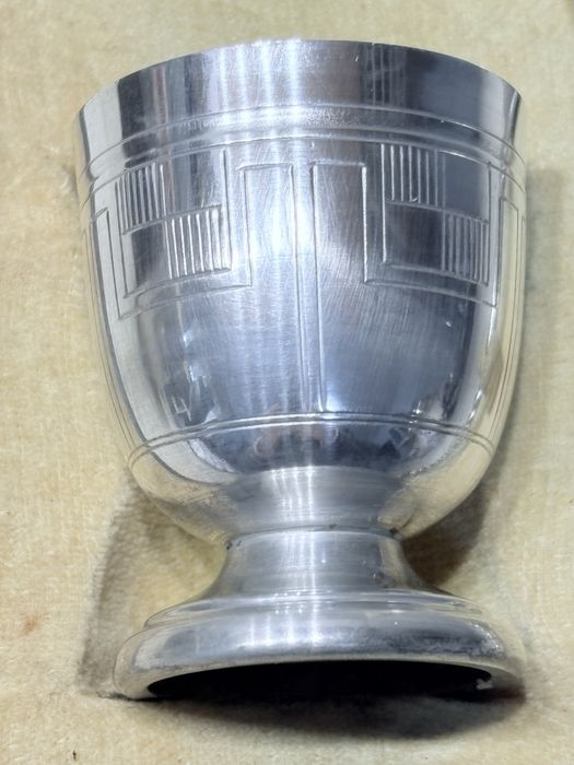 Antigo copo de ovo Arte Deco com banho em prata - contrastado