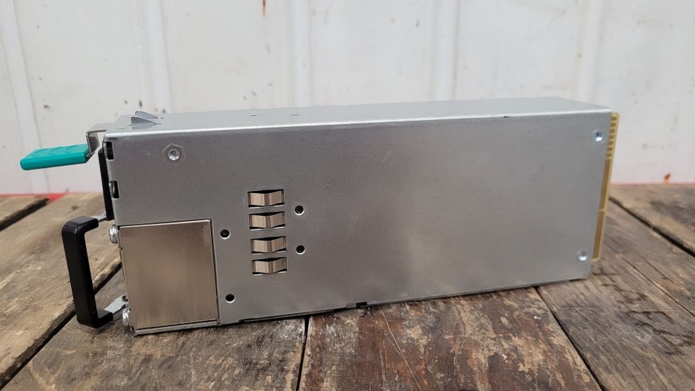 Блок питания " intel " 750W.