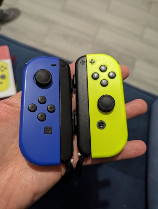 Nintendo Switch Joy-con oryginalny dwie sztuki niebieski żółty pad