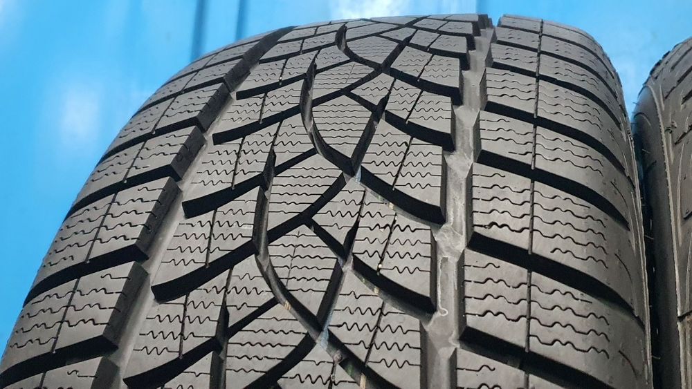235/55 R18 Markowe opony zimowe Goodyear ! Rok 2023