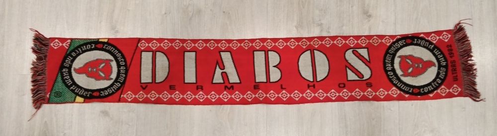 Cachecol Diabos Vermelhos