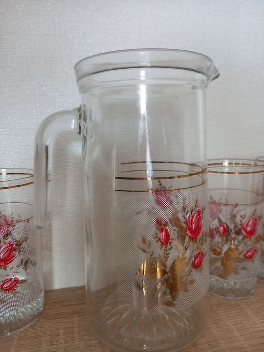 Графин, кувшин, стаканы