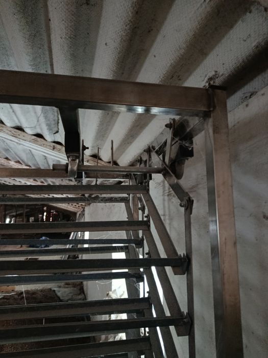 Тележка в інкубатор та лотки