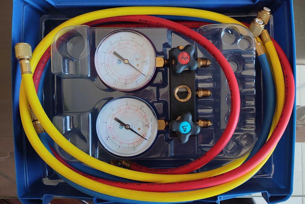 kit analisador de manómetros de 2 vias (manifold) da marca Wigam, ar condicionado