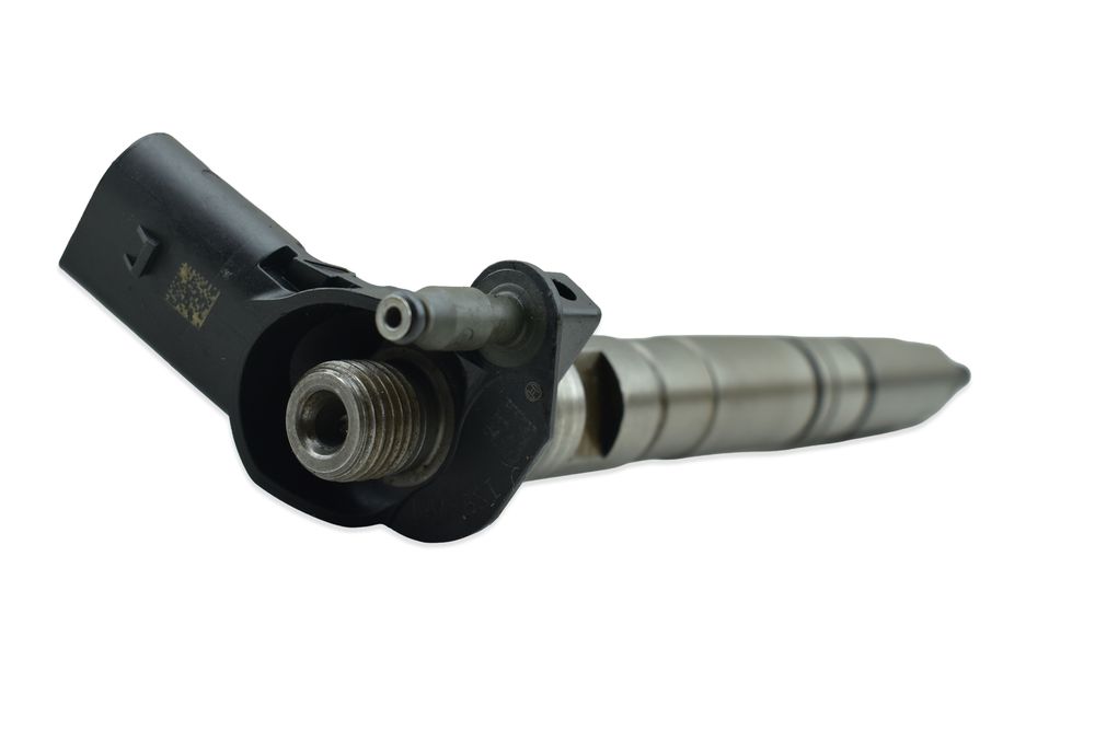 Wtryskiwacz AUDI A3 8P VOLKSWAGEN PASSAT B6 2.0 TDI 0986435360