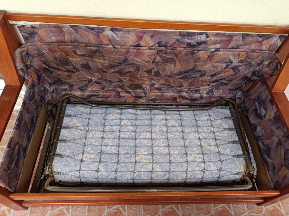 Sofá cama de madeira