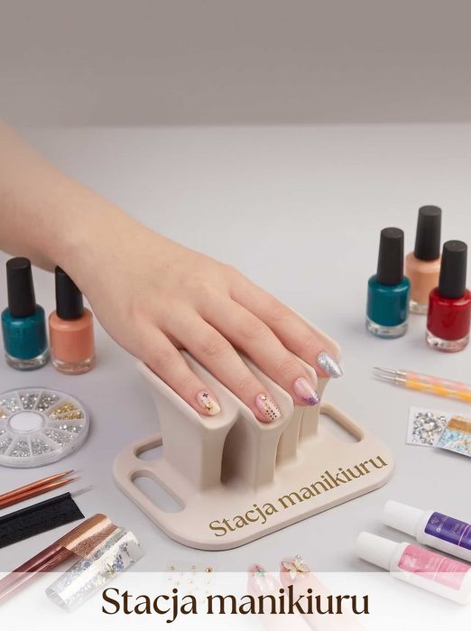 Ergonomiczny stojak do manicure – idealny do malowania i nail artu!