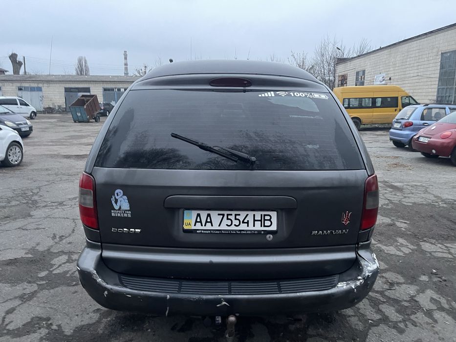 Крайслер Ram van автомат додж вояжер