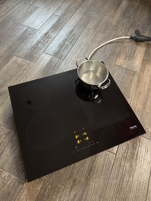 Варильна поверхня індукційна Miele KM7464 FR 60 см,