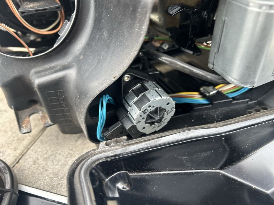 Lampy przod przednie e60 e61 xenon D2S NIESKRETNY  komoletny duzo zdje