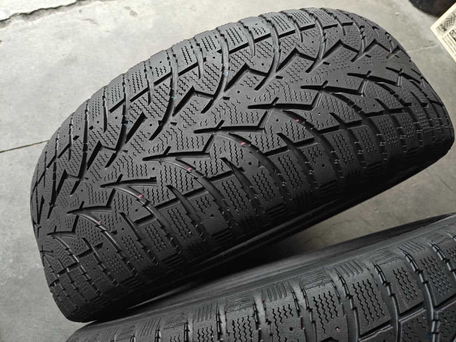2шт R20 235 55 шини зимові Toyo Obseve G3-Ice добрий стан