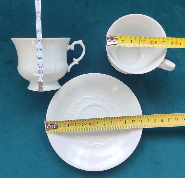 Stare, eleganckie filiżanki Ćmielów