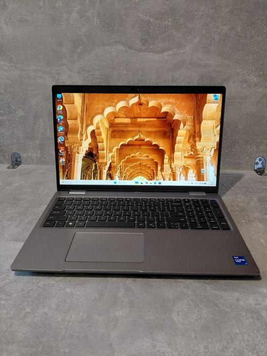 Dell 5520/I7-1185G7/DDR-16/SSDM2-512/Відеокарта IRIS