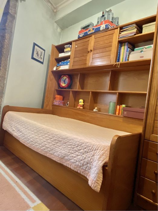 Duas camas com alçado