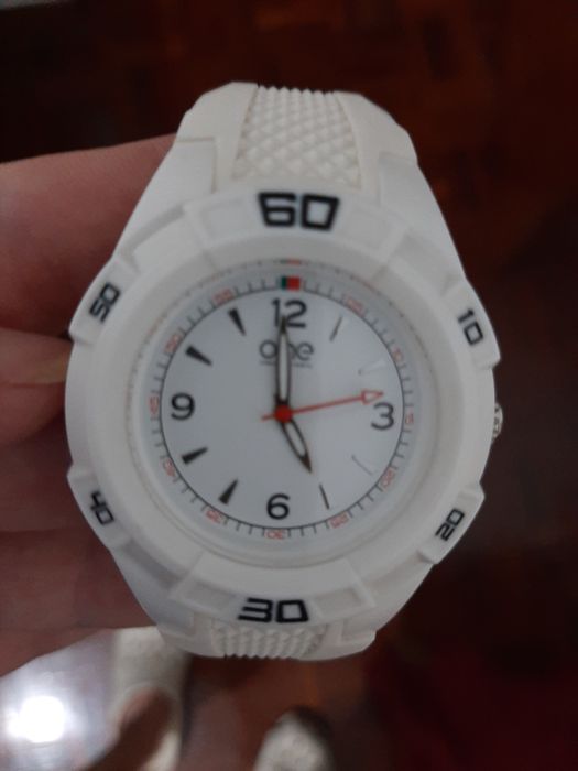 Relógio ONE novo