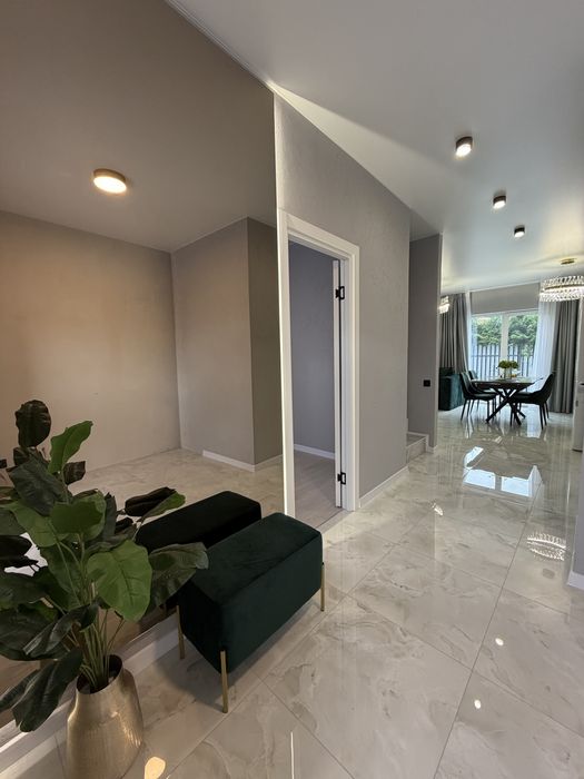 Кутовий таунхаус Ірпінь 110м² 2,7 сотки РЕМОНТ КАМІН $153 000