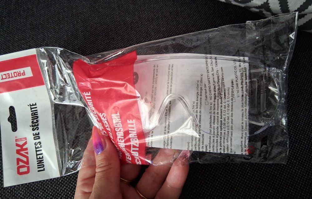 Nowe okulary ochronne