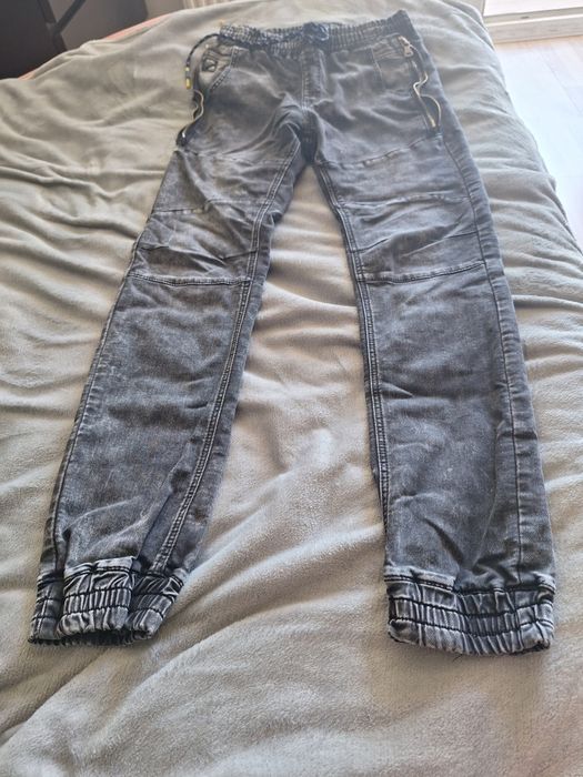 Spodnie joggery męskie – czarne, jeansowe, rozmiar #S#