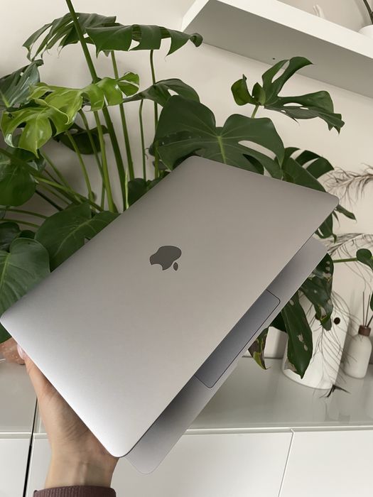 Macbook air 13 inch 2019 space grey