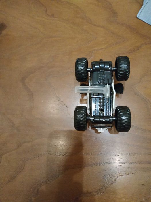 Carro Monster truck dalmata